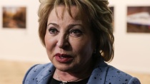 Матвиенко потребовала приостановить деятельность коллекторов в РФ Матвиенко потребовала приостановить деятельность коллекторов в РФ
