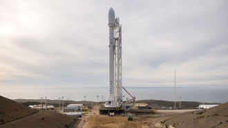         Falcon 9.  SpaceX    - Falcon 9  .,  , ..Ru: , ,   