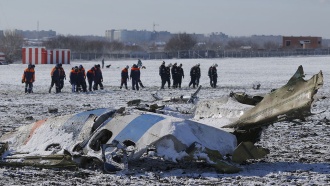     Boeing 737   19 .   ()  19           --.   , , , --..Ru: , ,   
