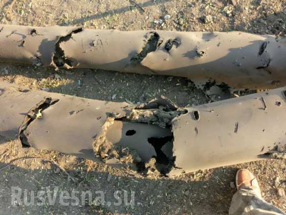 Последствия обстрелов города Снежное: разрушение дома, разбитые улицы (фото, видео) | Русская весна