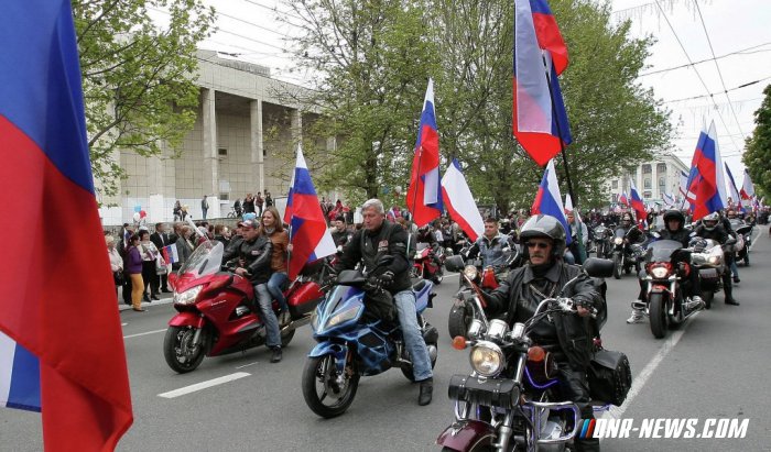 Константинов: рекордные 50 тысяч крымчан прошли маршем в Симферополе Константинов: рекордные 50 тысяч крымчан прошли маршем в Симферополе