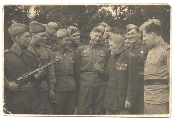          . 1943 .