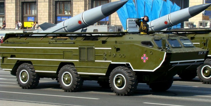 OTR-21_Tochka_missiles_during_the_Independence_Day_parade_in_Kiev