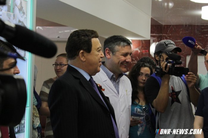 Кобзон пожертвовал больнице в ЛНР медикаментов на 5,5 млн рублей Кобзон пожертвовал больнице в ЛНР медикаментов на 5,5 млн рублей