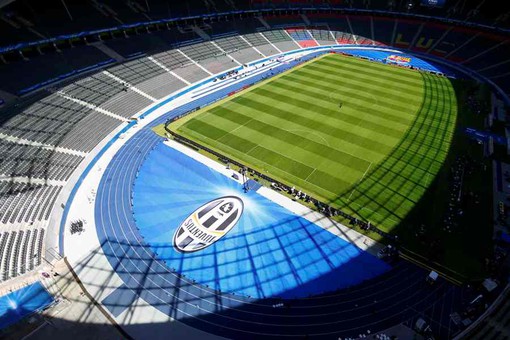 2015-06-05T114309Z_268187637_LR1EB650WJMQ0_RTRMADP_3_SOCCER-CHAMPIONS-pic510-510x340-43180[1]