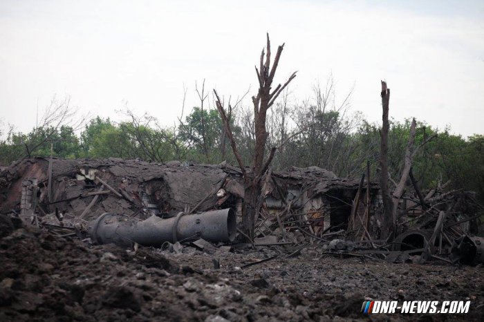 ВСУ используют оружие высокой мощности в перемирие. Результат обстрела. 17.06.2015 ВСУ используют оружие высокой мощности в перемирие. Результат обстрела. 17.06.2015