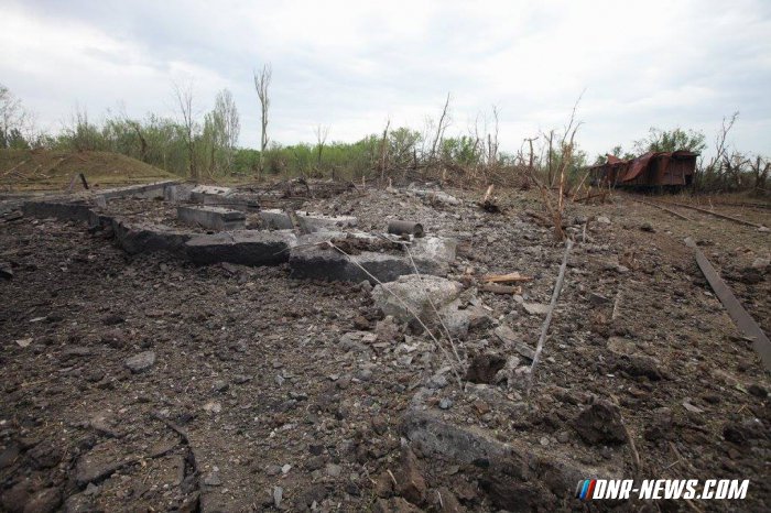 ВСУ используют оружие высокой мощности в перемирие. Результат обстрела. 17.06.2015 ВСУ используют оружие высокой мощности в перемирие. Результат обстрела. 17.06.2015