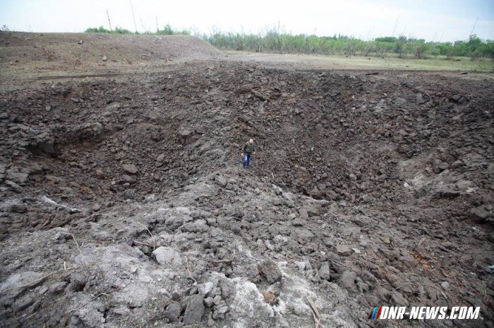 ВСУ используют оружие высокой мощности в перемирие. Результат обстрела. 17.06.2015 ВСУ используют оружие высокой мощности в перемирие. Результат обстрела. 17.06.2015
