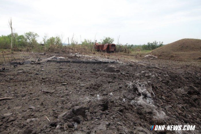 ВСУ используют оружие высокой мощности в перемирие. Результат обстрела. 17.06.2015 ВСУ используют оружие высокой мощности в перемирие. Результат обстрела. 17.06.2015