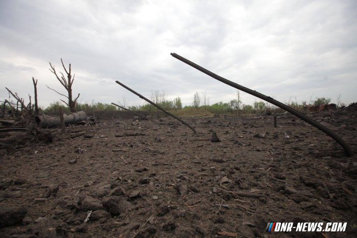 ВСУ используют оружие высокой мощности в перемирие. Результат обстрела. 17.06.2015 ВСУ используют оружие высокой мощности в перемирие. Результат обстрела. 17.06.2015