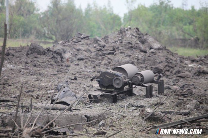 ВСУ используют оружие высокой мощности в перемирие. Результат обстрела. 17.06.2015 ВСУ используют оружие высокой мощности в перемирие. Результат обстрела. 17.06.2015