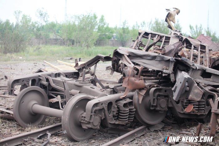 ВСУ используют оружие высокой мощности в перемирие. Результат обстрела. 17.06.2015 ВСУ используют оружие высокой мощности в перемирие. Результат обстрела. 17.06.2015