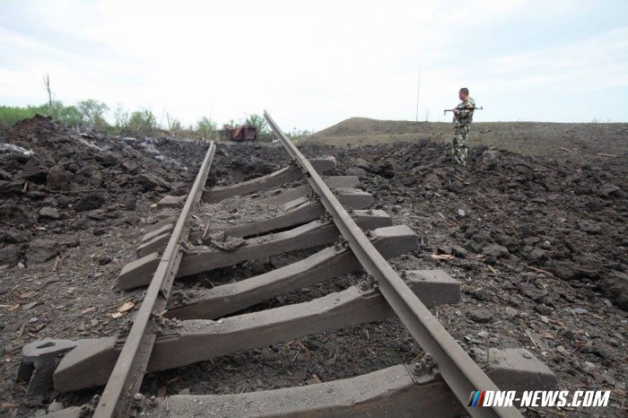 ВСУ используют оружие высокой мощности в перемирие. Результат обстрела. 17.06.2015 ВСУ используют оружие высокой мощности в перемирие. Результат обстрела. 17.06.2015