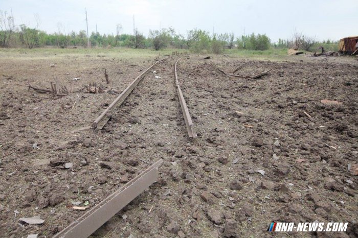 ВСУ используют оружие высокой мощности в перемирие. Результат обстрела. 17.06.2015 ВСУ используют оружие высокой мощности в перемирие. Результат обстрела. 17.06.2015