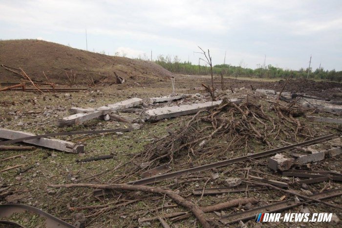ВСУ используют оружие высокой мощности в перемирие. Результат обстрела. 17.06.2015 ВСУ используют оружие высокой мощности в перемирие. Результат обстрела. 17.06.2015