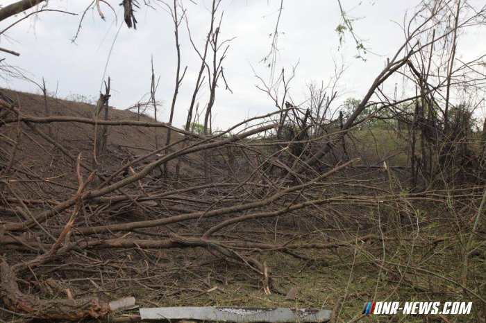 ВСУ используют оружие высокой мощности в перемирие. Результат обстрела. 17.06.2015 ВСУ используют оружие высокой мощности в перемирие. Результат обстрела. 17.06.2015