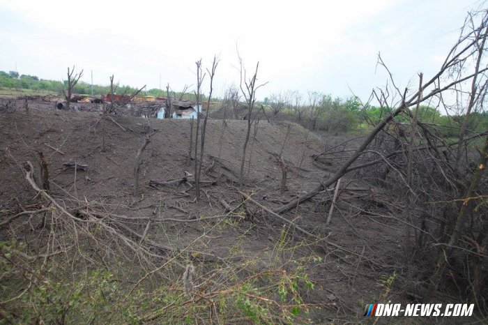 ВСУ используют оружие высокой мощности в перемирие. Результат обстрела. 17.06.2015 ВСУ используют оружие высокой мощности в перемирие. Результат обстрела. 17.06.2015