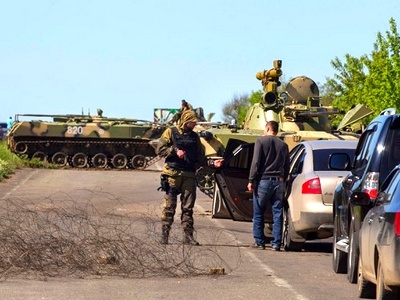 Киев насаждает коррупцию и чинит беспредел на границах Донбасса