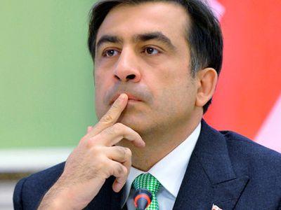 Саакашвили снова жалуется на маленькую зарплату