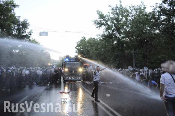 Майдан в Ереване: США организовали беспорядки в Армении (ВИДЕО)