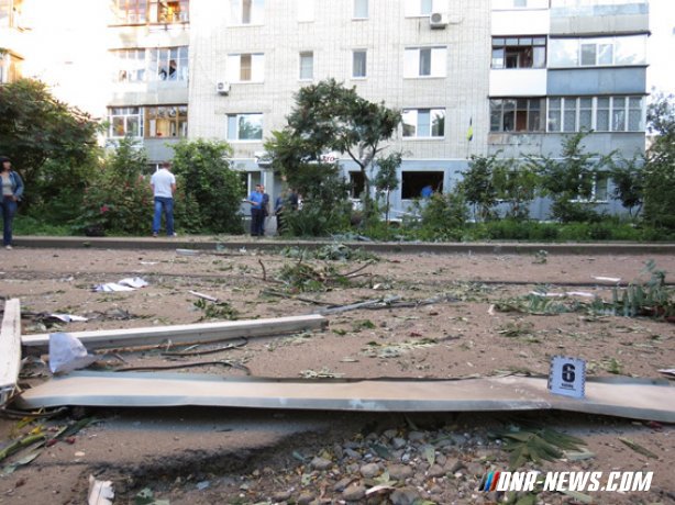 В Сумах взорвали офис партии «Батькивщины» В Сумах взорвали офис партии «Батькивщины»