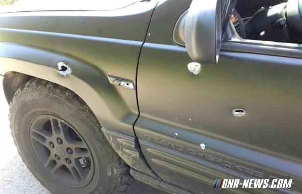 Под Мукачево с дороги до сих пор не убрали тело погибшего и расстрелянные машины Под Мукачево с дороги до сих пор не убрали тело погибшего и расстрелянные машины