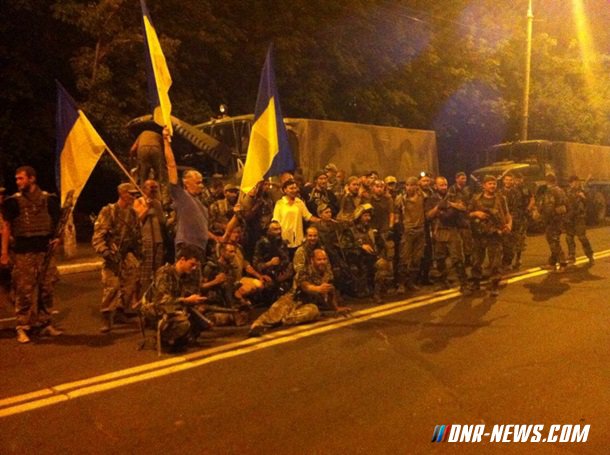 Бойцы батальона "Донбасс" вышли из Широкино Бойцы батальона "Донбасс" вышли из Широкино