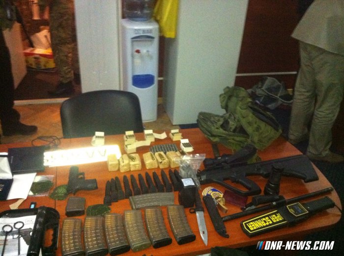 В Киеве обнаружена партия оружия и боеприпасов из зоны «АТО» В Киеве обнаружена партия оружия и боеприпасов из зоны «АТО»