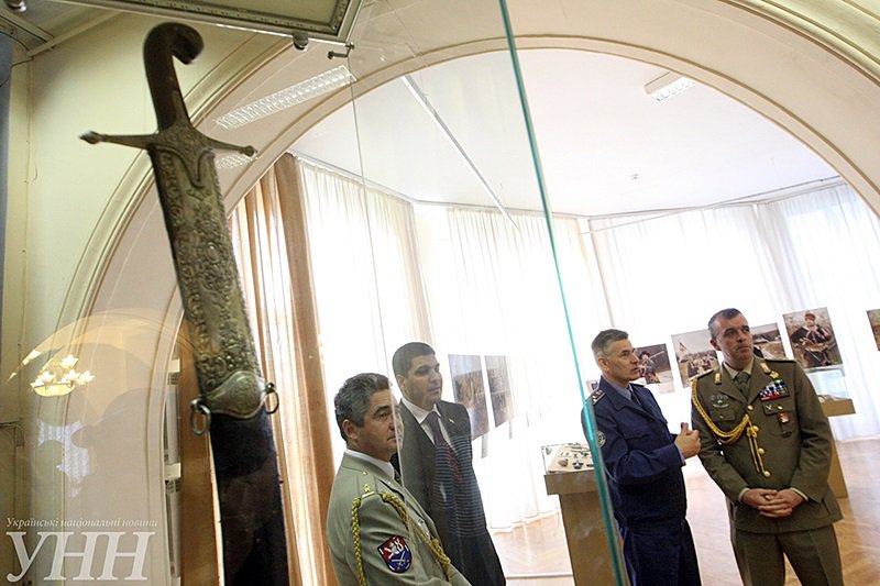 ����� "���" ������� ��� ������������ "����. ���� ������ ����"