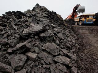 Путин поручил возобновить поставки угля на Украину