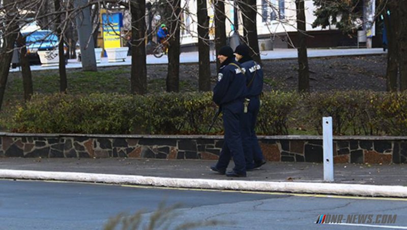 Улицы Мариуполя будет усиленно патрулировать Нацгвардия с бронетехникой Улицы Мариуполя будет усиленно патрулировать Нацгвардия с бронетехникой