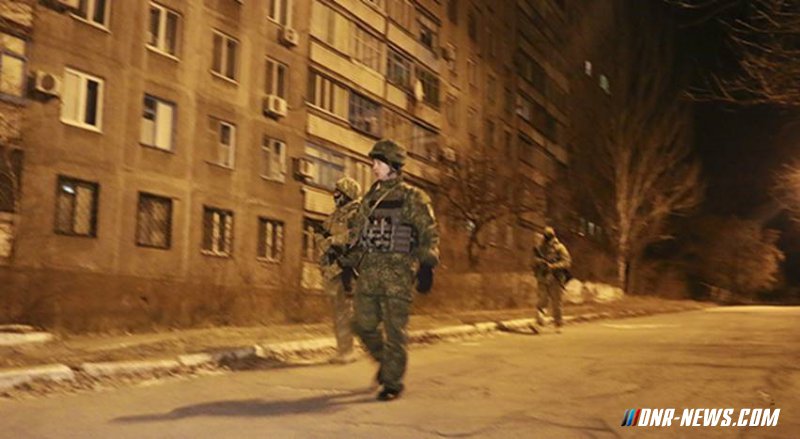 Улицы Мариуполя будет усиленно патрулировать Нацгвардия с бронетехникой Улицы Мариуполя будет усиленно патрулировать Нацгвардия с бронетехникой