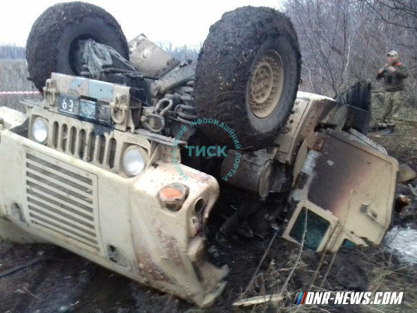 Машина с украинскими силовиками подорвалась на мине, установленной самими ВСУ Машина с украинскими силовиками подорвалась на мине, установленной самими ВСУ