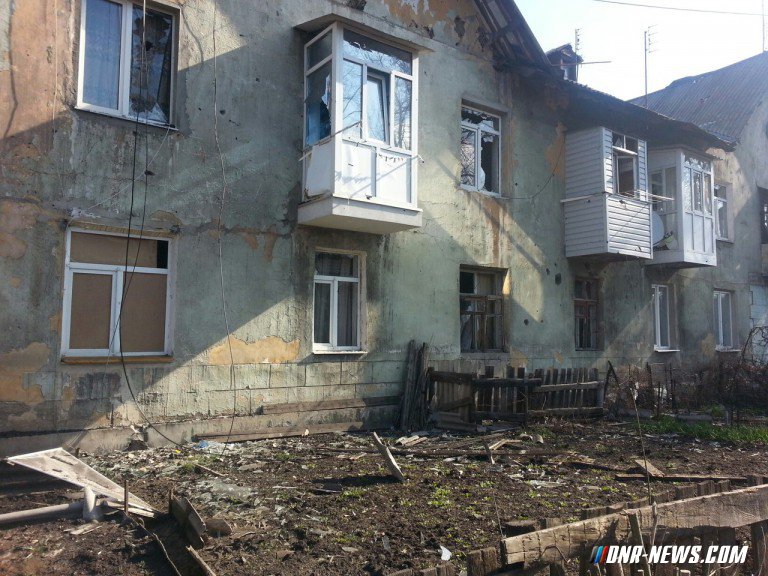 Последствия массированного обстрела ВСУ северного пригорода Горловки. 31.03.16 Последствия массированного обстрела ВСУ северного пригорода Горловки. 31.03.16