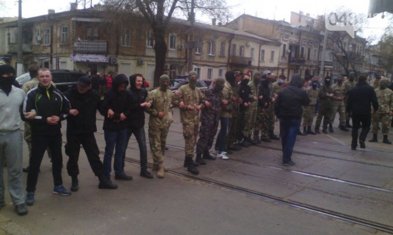 Украинские СМИ: В Одессе сепаратистов атаковали антифашисты с Евромайдана Украинские СМИ: В Одессе сепаратистов атаковали антифашисты с Евромайдана