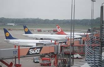 Полиция Гамбурга после сообщения о взрывчатке на борту одного из самолетов по ошибке эвакуировала другой рейс