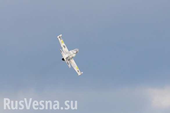 Учения по-украински: два одиноких самолета на заброшенном аэродроме (ФОТО)