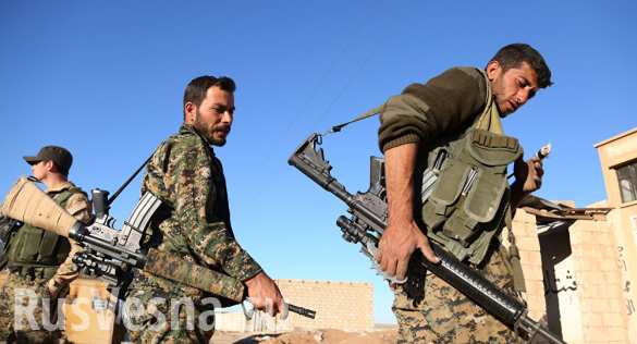 Отступая под ударами курдов, террористы ИГИЛ уничтожают дома в сирийских поселениях