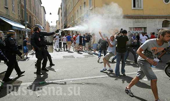 200 русских фанатов разогнали 1000 англичан в Марселе перед матчем Евро-2016 (ВИДЕО ФОТО) | Русская весна