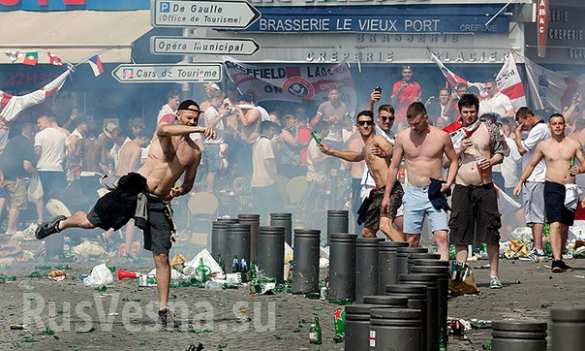 200 русских фанатов разогнали 1000 англичан в Марселе перед матчем Евро-2016 (ВИДЕО ФОТО) | Русская весна