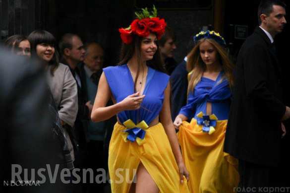 Развратные наряды украинских «патриотичных» студенток шокировали публику (ФОТОФАКТ) | Русская весна