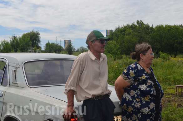 В Донецке в результате обстрела ВСУ сгорел дом и 7 автомобилей (ФОТОРЕПОРТАЖ «Русской Весны») | Русская весна