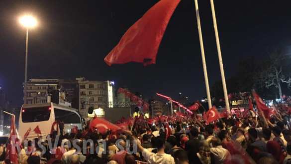 В центре Стамбула проходят новые митинги в поддержку Эрдогана (ФОТО, ВИДЕО) | Русская весна