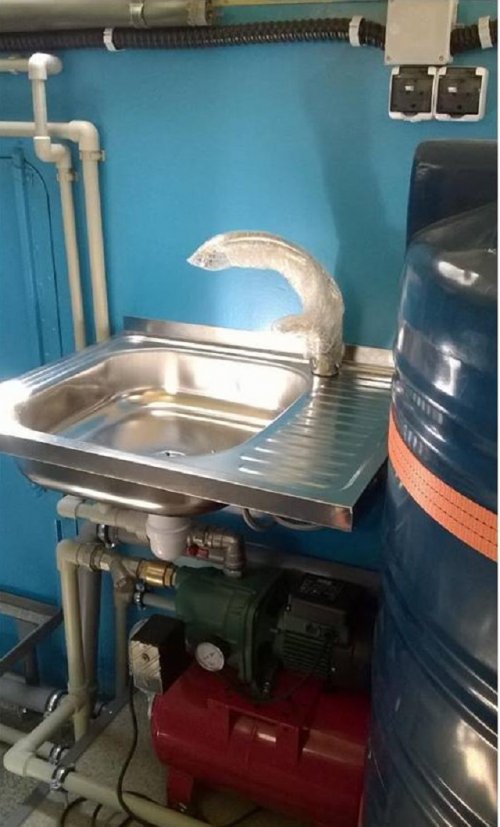 Пособники карателей «АТО» сделали мобильную прачечную и баню для своих грязных подопечных