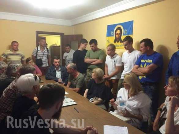 Украинские радикалы намерены не пустить Крестный ход за мир в Киев (ФОТО) | Русская весна