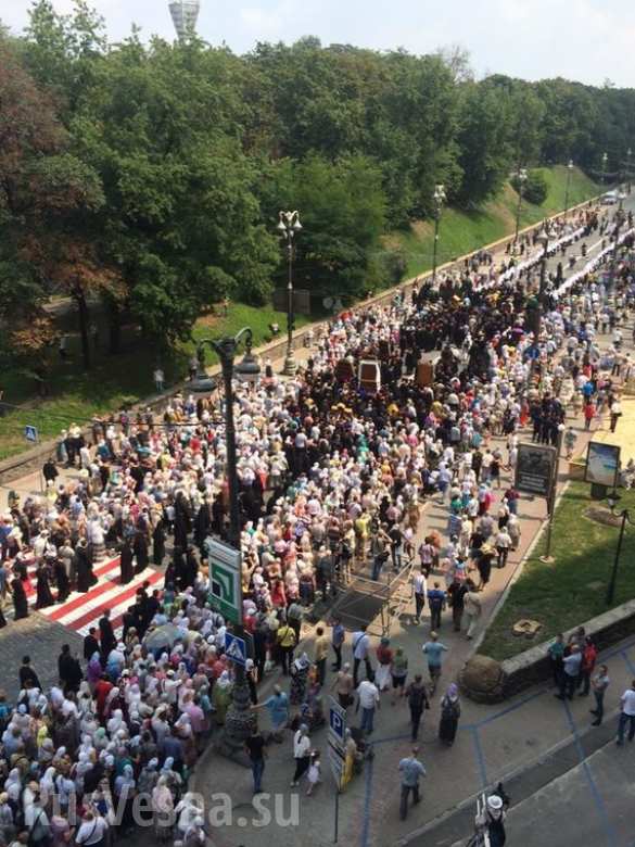 Крестный ход двинулся к Киево-Печерской Лавре (ФОТО) | Русская весна