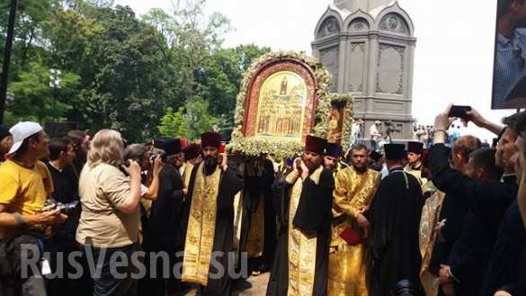 Крестный ход двинулся к Киево-Печерской Лавре (ФОТО) | Русская весна