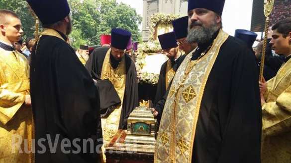 Крестный ход двинулся к Киево-Печерской Лавре (ФОТО) | Русская весна