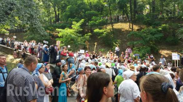 Крестный ход двинулся к Киево-Печерской Лавре (ФОТО) | Русская весна