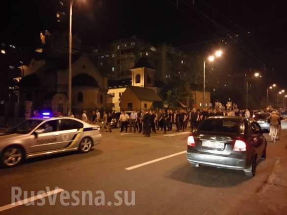 Неонацисты и Аваков посрамлены: десятки тысяч верующих восточного и западного крыла Крестного хода вошли в Киев ( ФОТО, ВИДЕО) | Русская весна